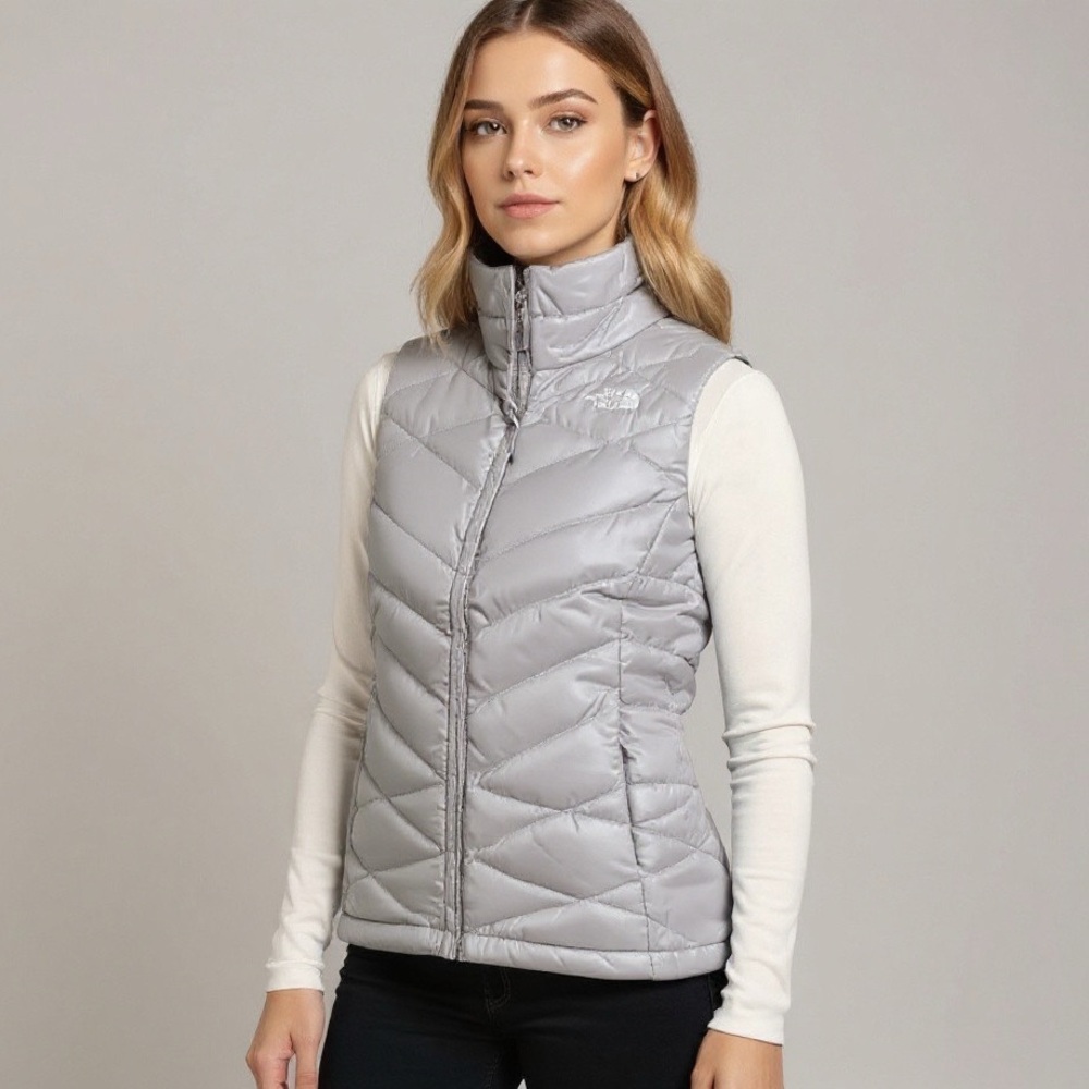 The North Face 550 Fill Women's Down Quilted Puffer Vest Light Gray Size Small